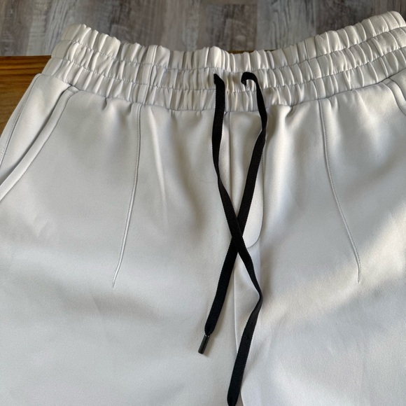 Women’s Calia Women’s Soft Scuba High Rise Short - Picture 3 of 6